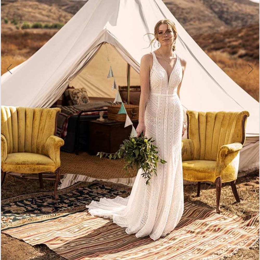 All Who Wander Dresses Lana